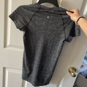 lululemon black/grey swiftly tech 2.0 brand new NWOT size 4
